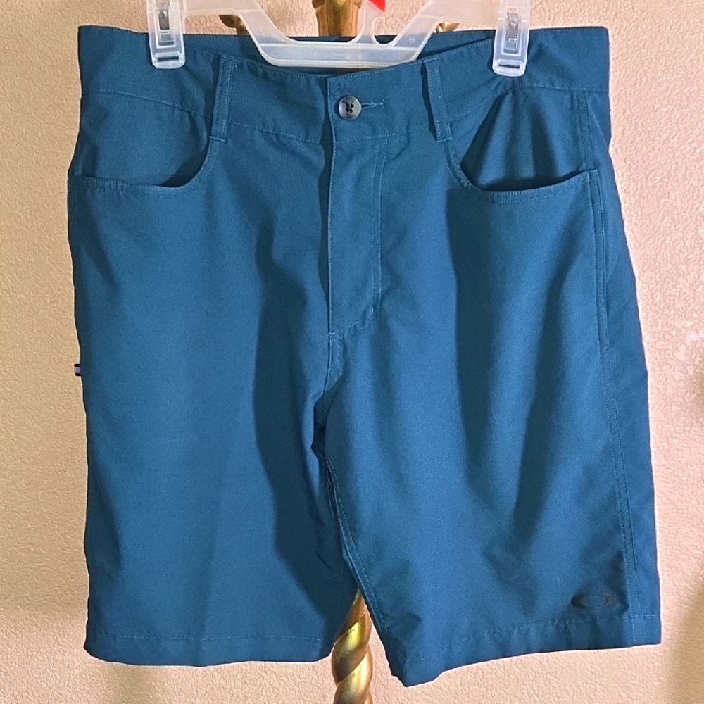Oakley Blue Flat Front Shorts for Casual Wear